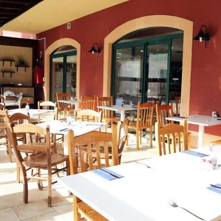 One Bedroom With All Inclusive, Pool, Wifi, Beach Apartman *