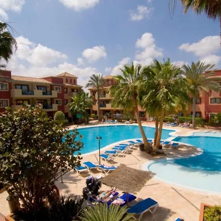 One Bedroom With All Inclusive, Pool, Wifi, Beach Apartman *